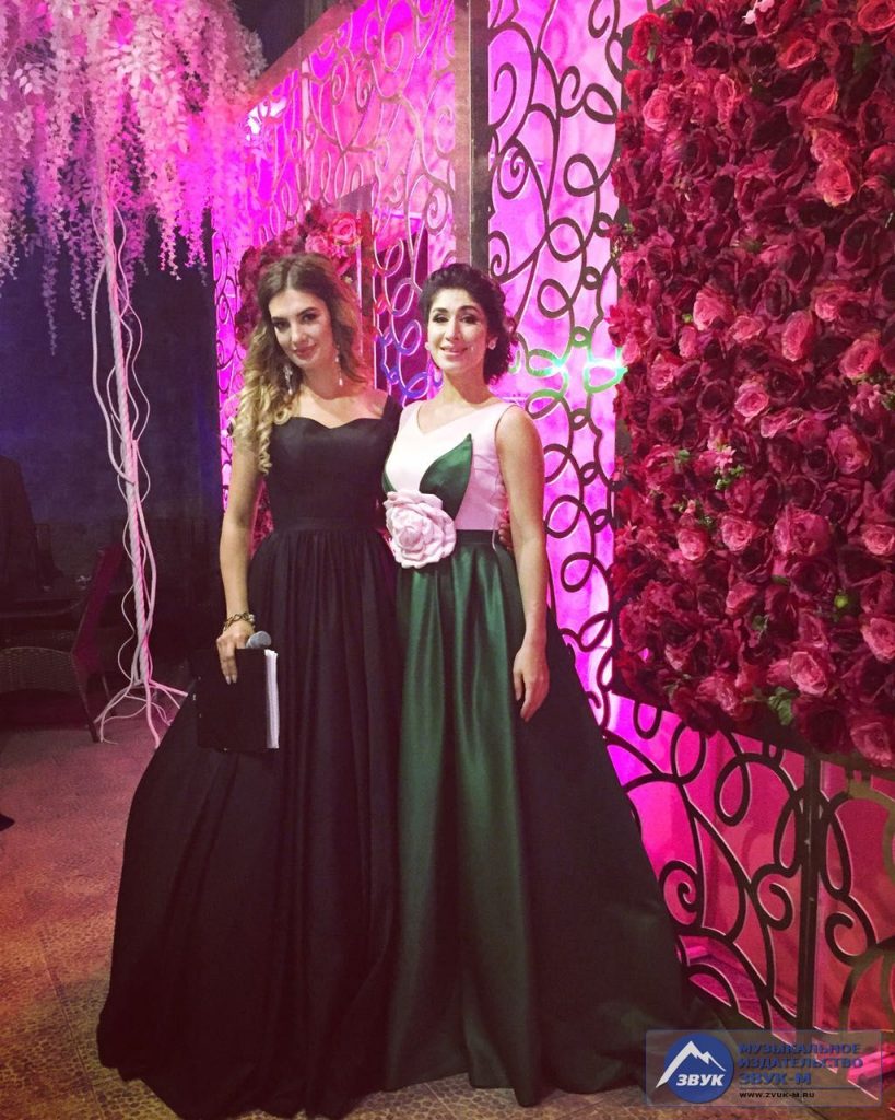Анжелика Начесова, появившись на очередном мероприятии, снова поразила присутствующих платьем восхитительной красоты!